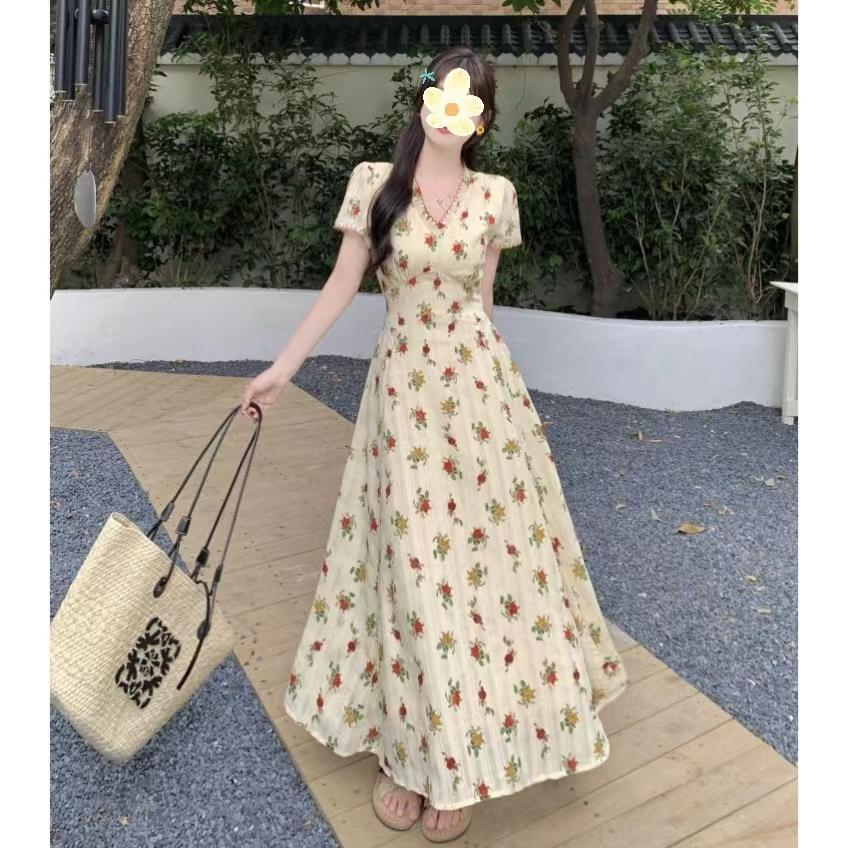 碎花顯瘦連衣裙